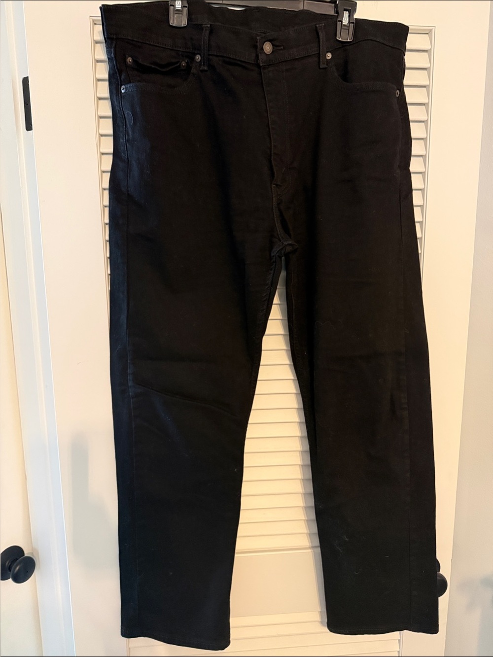 Levi's 505 Black Straight Jeans - Classic Back Pocket Design